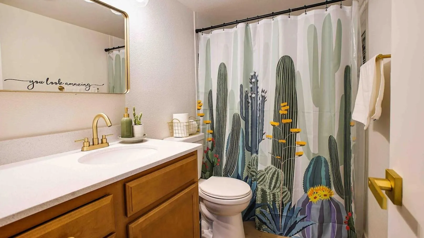 Heated Pool & Hot Tub-Walk To Old Town Condo! Scottsdale