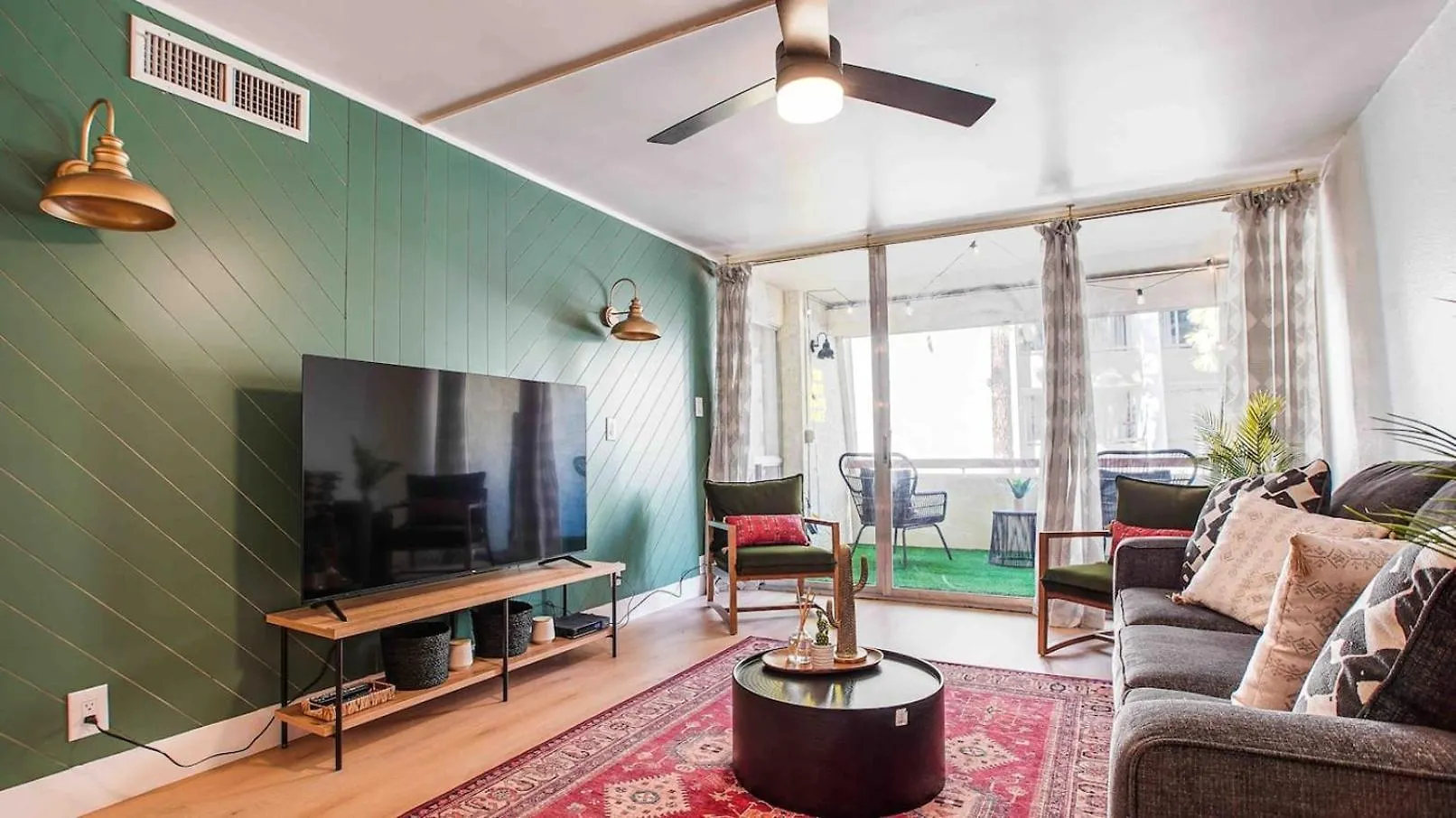 Heated Pool & Hot Tub-Walk To Old Town Condo! Scottsdale Ferienhaus