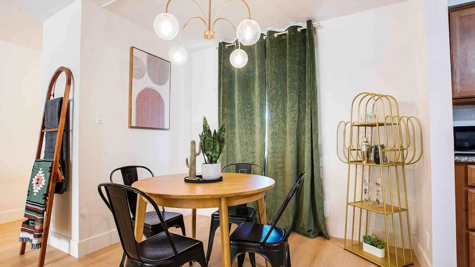 Heated Pool & Hot Tub-Walk To Old Town Condo! Scottsdale Ferienhaus